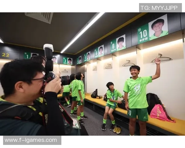 库克斯足球队奋勇拼搏展现团队精神助力青少年成长与梦想实现 库克斯足球队奋勇拼搏展现团队精神助力青少年成长与梦想实现